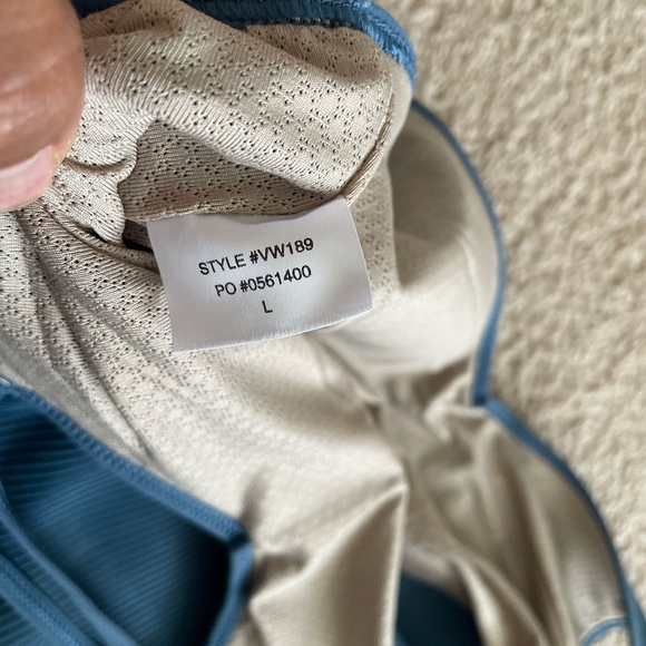 Vuori Ribbed Crop Tank Top - Blue - Picture 8 of 8